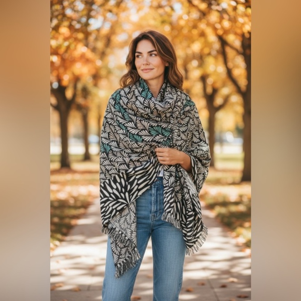 Vera Bradley Blue Botanical Reversible Lightweight Wrap Scarf Shawl Fringe Boho
